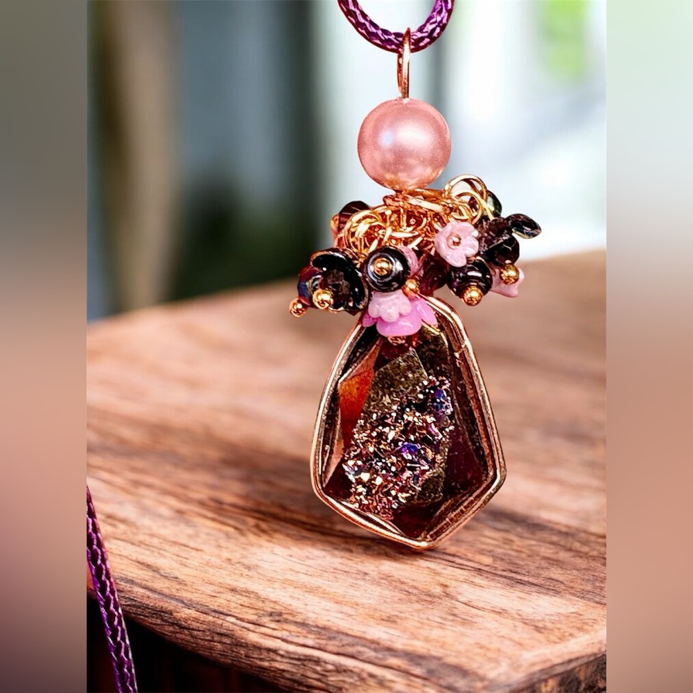 💜Elegant  PURPLE titanium resin druzy and Gold Pendant Necklace